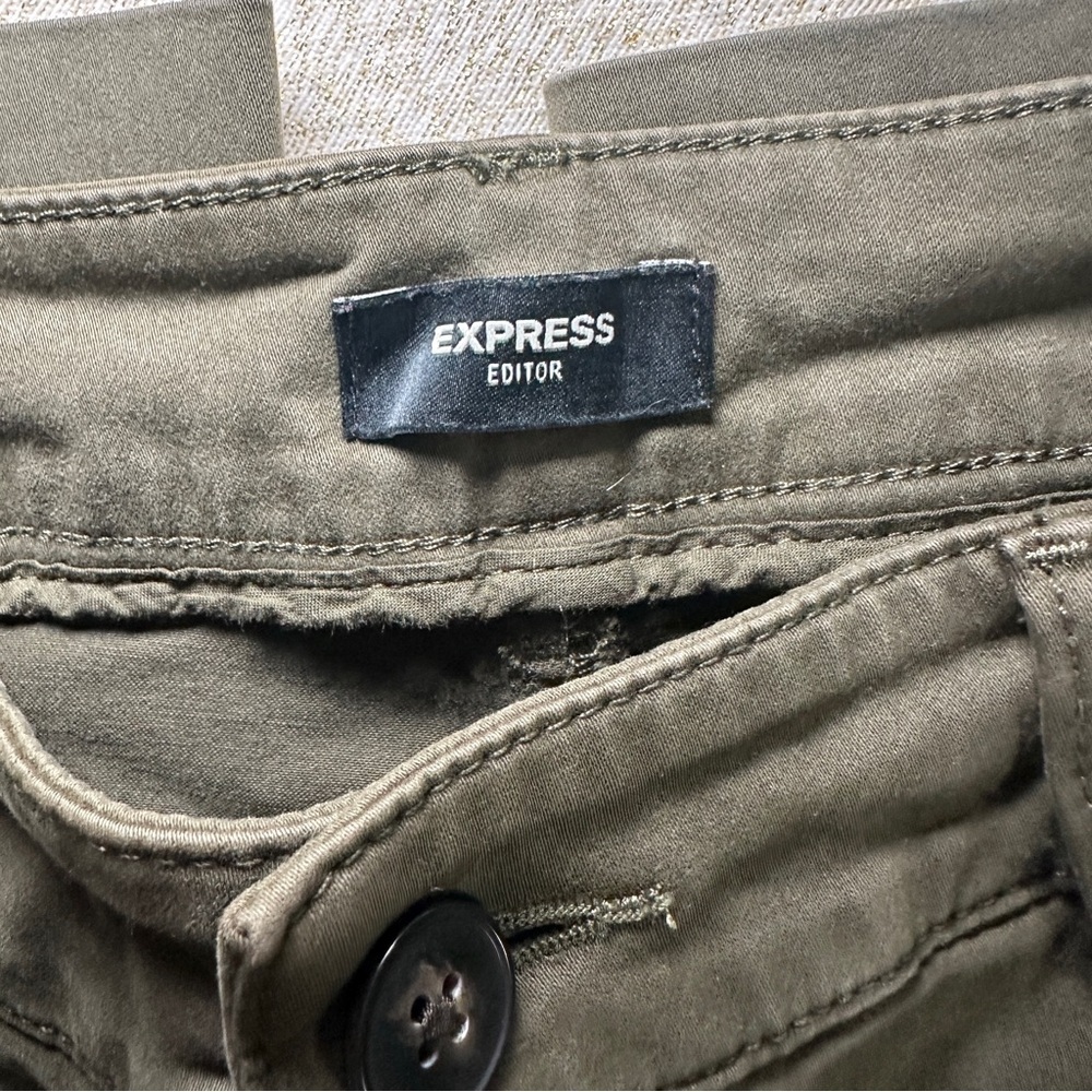 Express Women's Khaki Straight Leg Cargo Pants - Picture 5 of 7